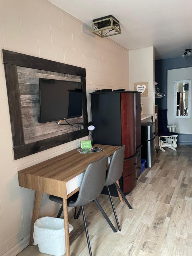 Motel Valois Yl Inc Acton Vale Exterior foto
